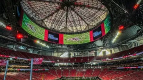 “文班亚马右肩深静脉血栓确认，赛季前景堪忧。”